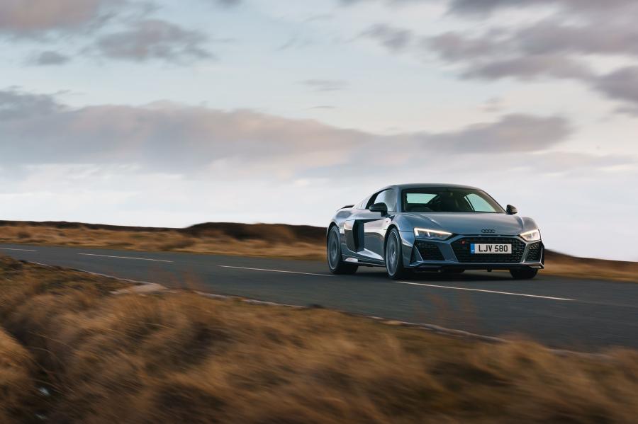  Audi R8 V10 Performance 2019 года  (UK) (фото 52 из 136)